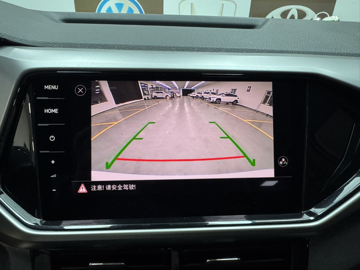 Volkswagen T-Cross 2022 car image #12