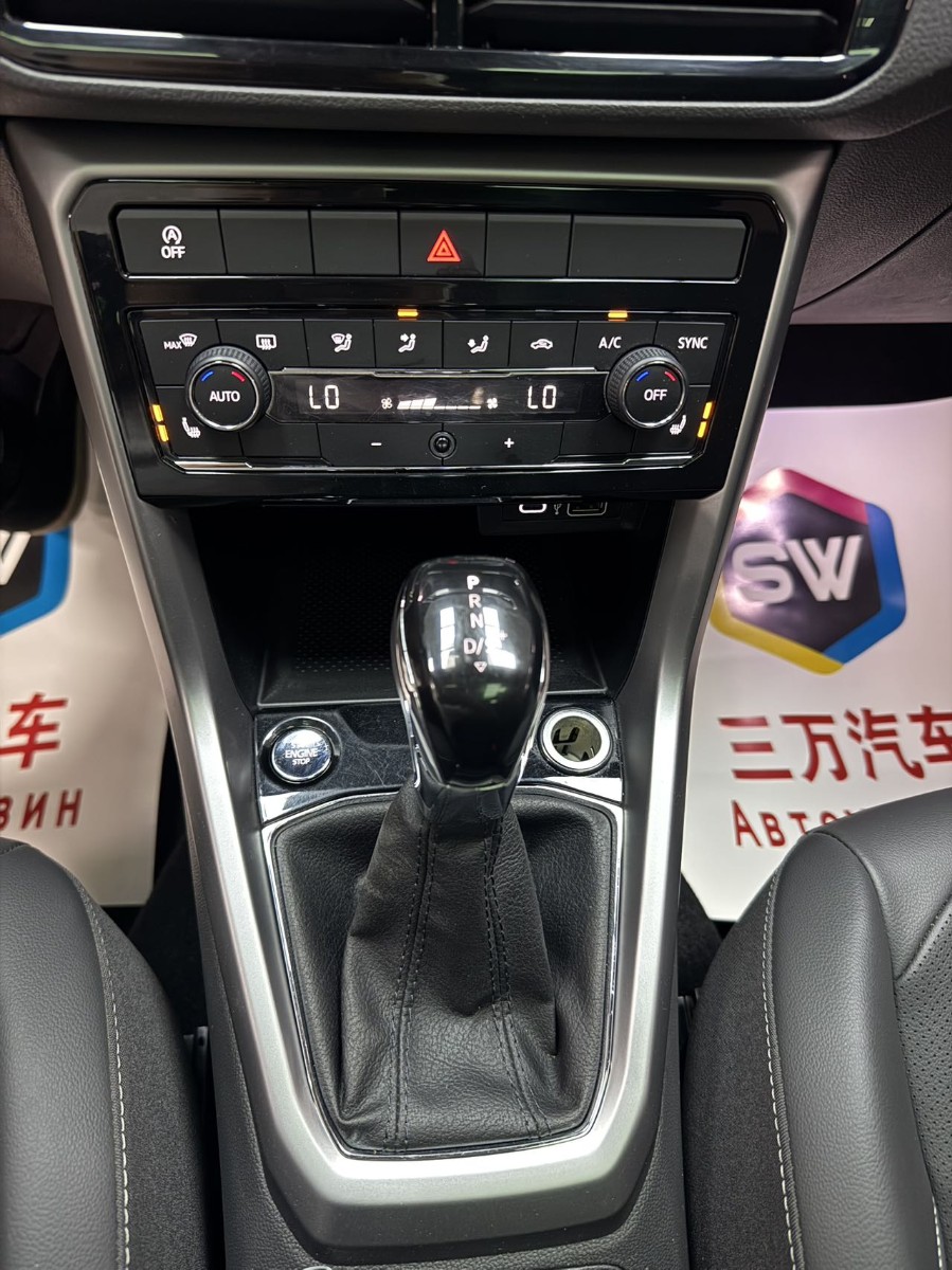 Volkswagen T-Cross 2022 car image #14