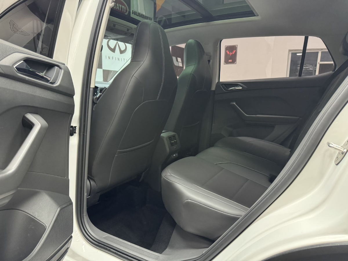Volkswagen T-Cross 2022 car image #7
