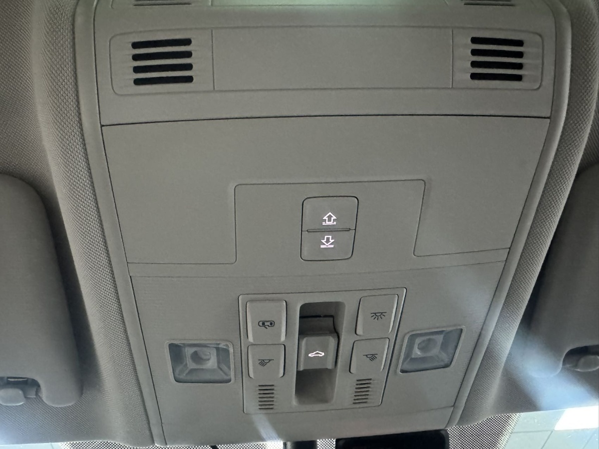 Volkswagen T-Cross 2022 car image #16