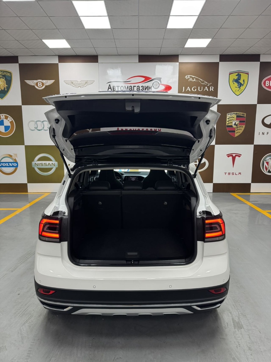 Volkswagen T-Cross 2022 car image #17