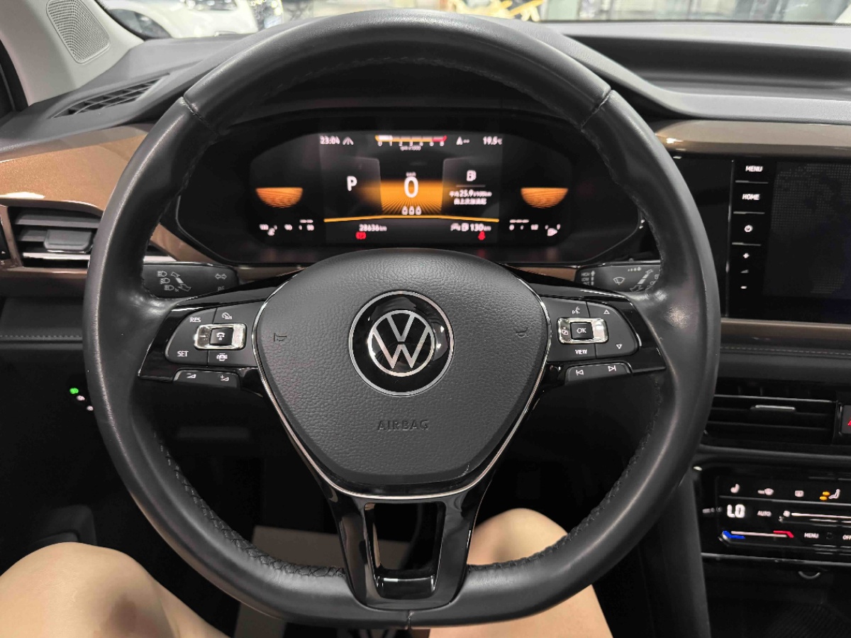 Volkswagen Tharu 2022 car image #8