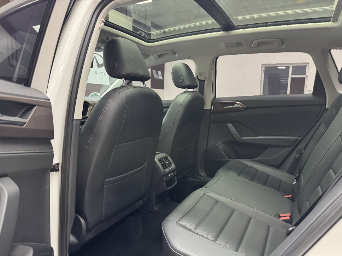 Volkswagen Tharu 2022 car image #11