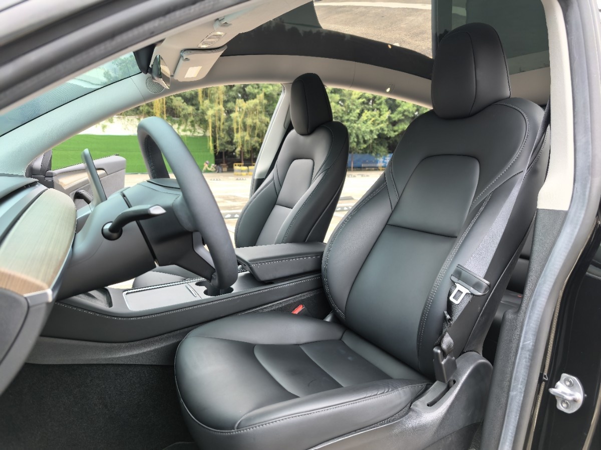 Tesla Model Y 2023 car image #5