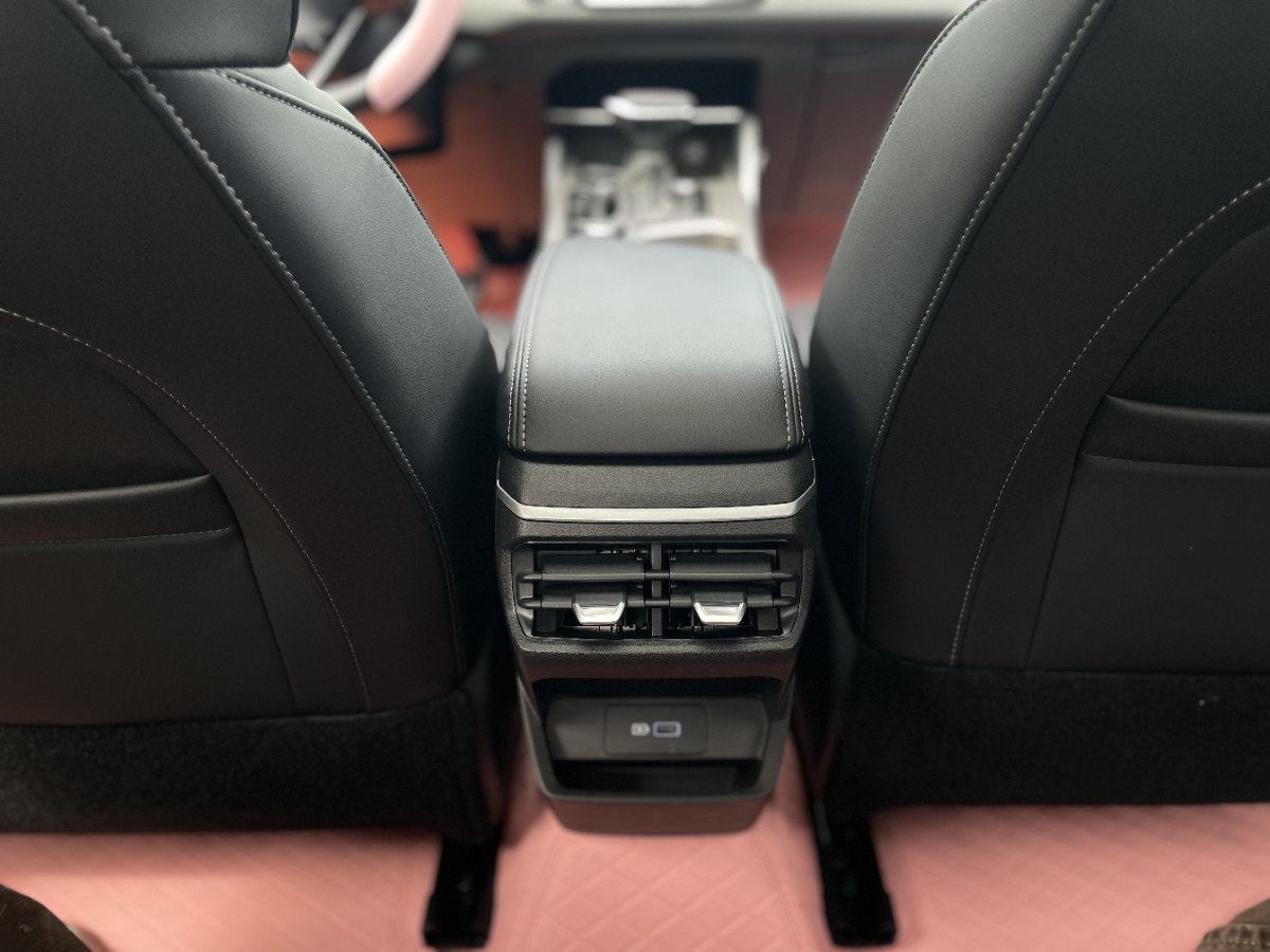GEELY Emgrand 2025 #8 GEELY Emgrand 2025 car image #8