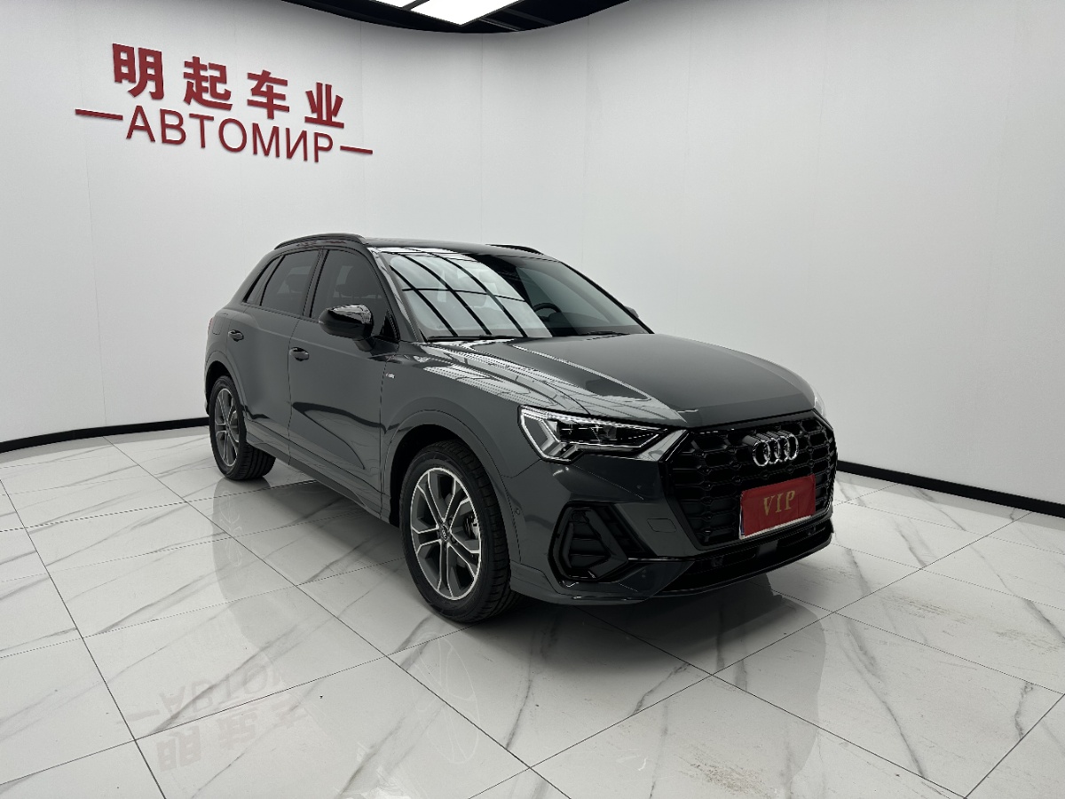 Audi Q3 2023 car image #3