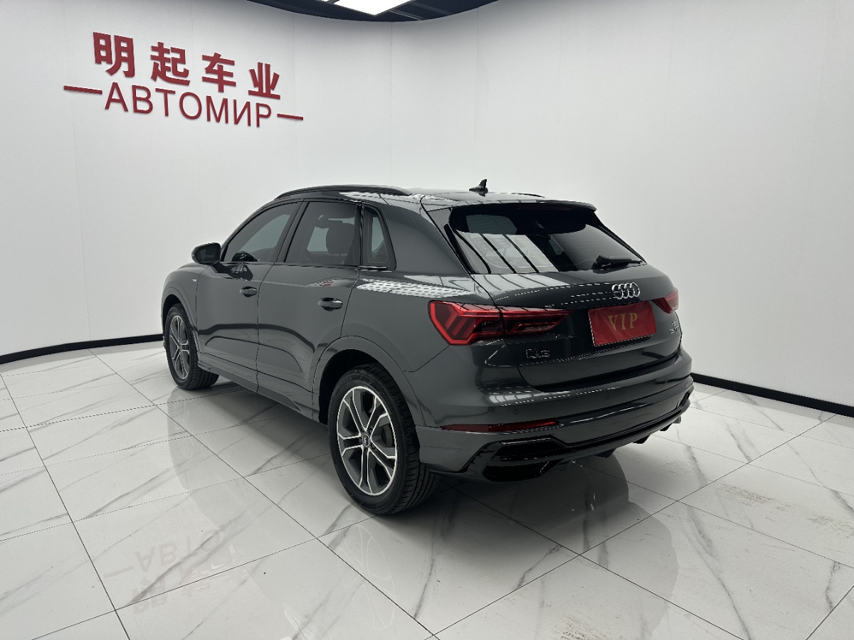 Audi Q3 2023 car image #8