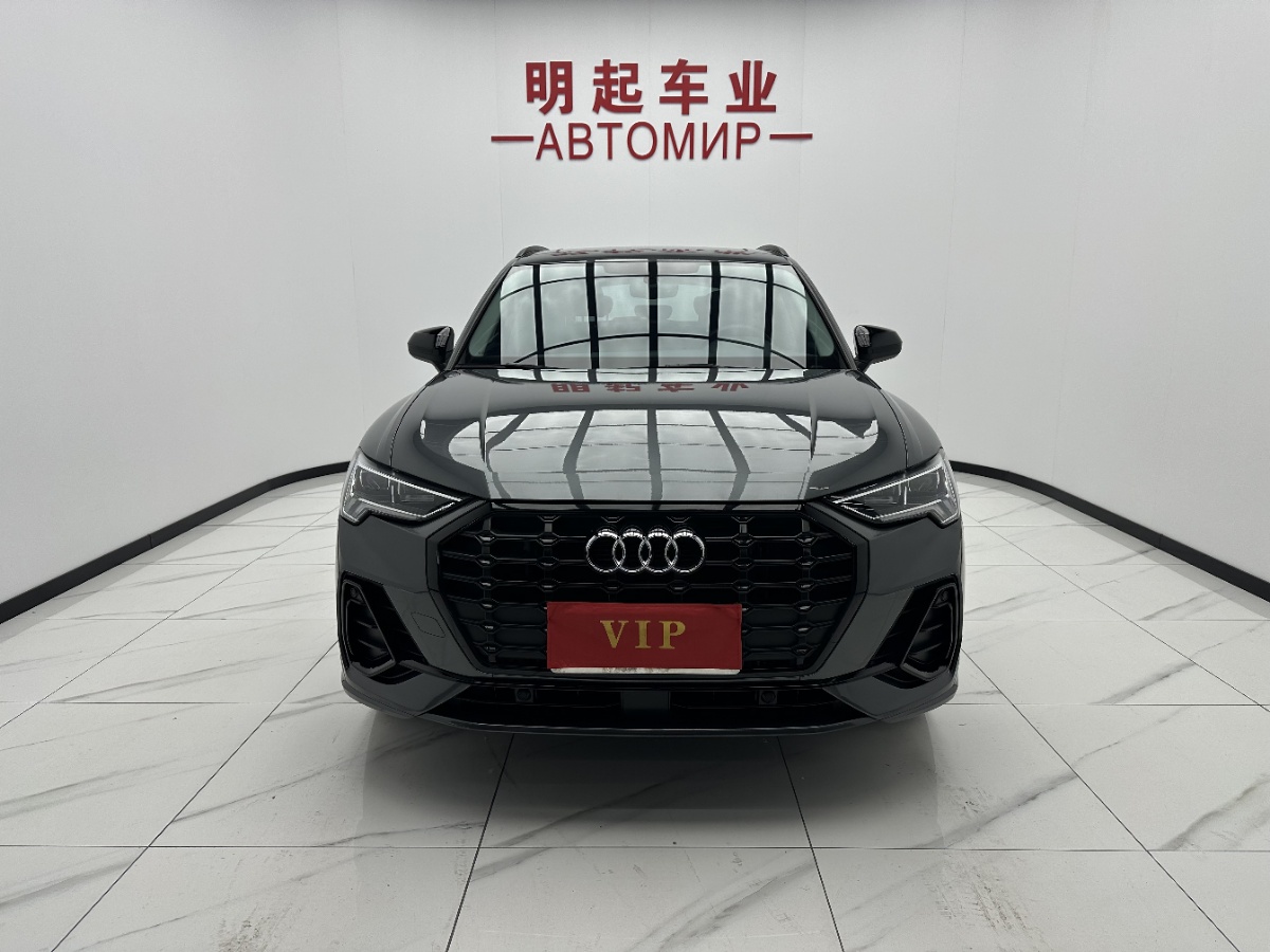 Audi Q3 2023 car image #2