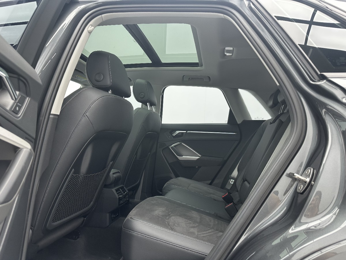 Audi Q3 2023 car image #6