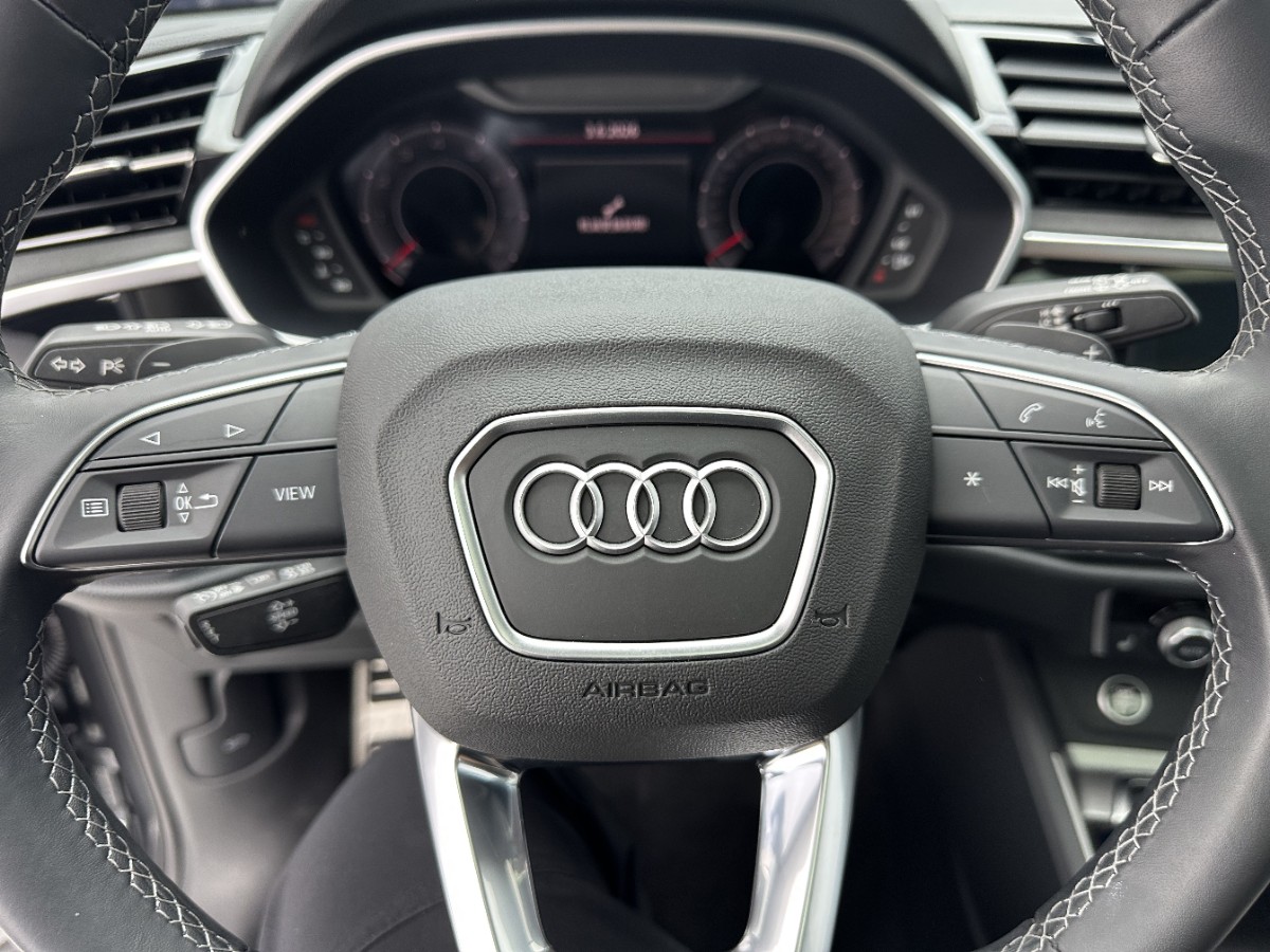 Audi Q3 2023 car image #13