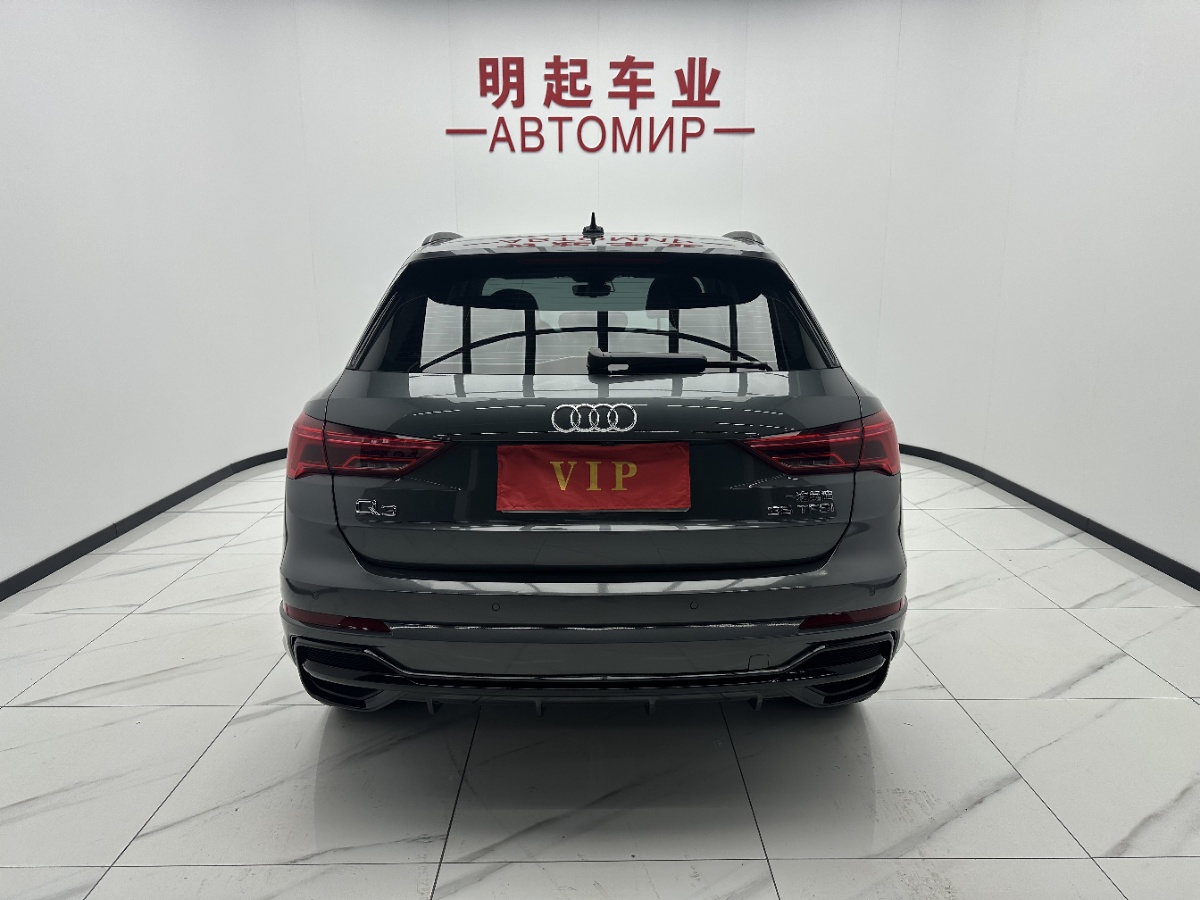 Audi Q3 2023 car image #10