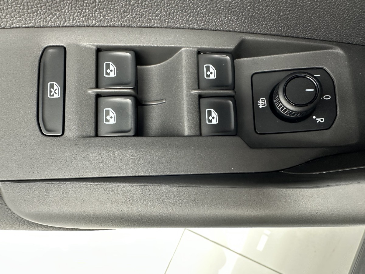 Volkswagen T-Cross 2023 car image #12