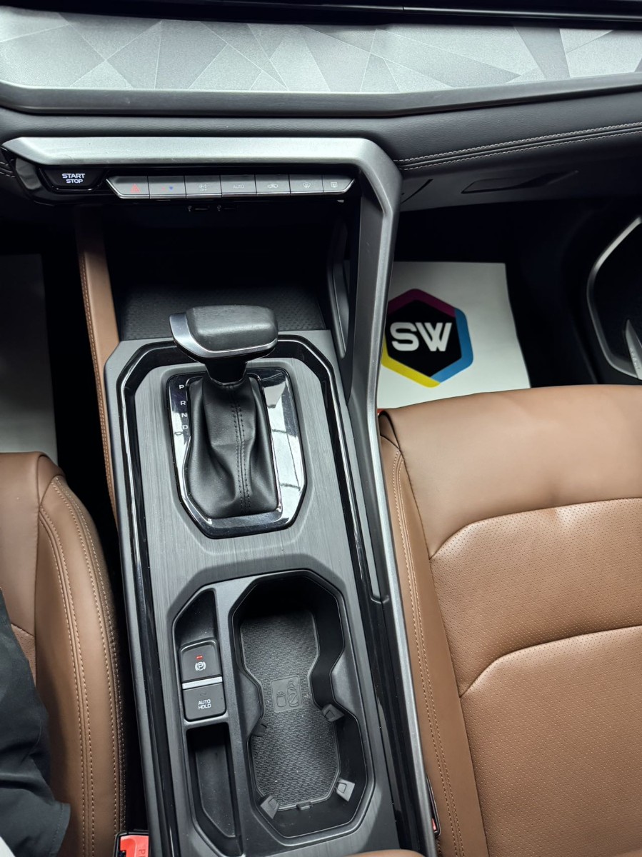 GEELY Vision X6 2023 car image #13