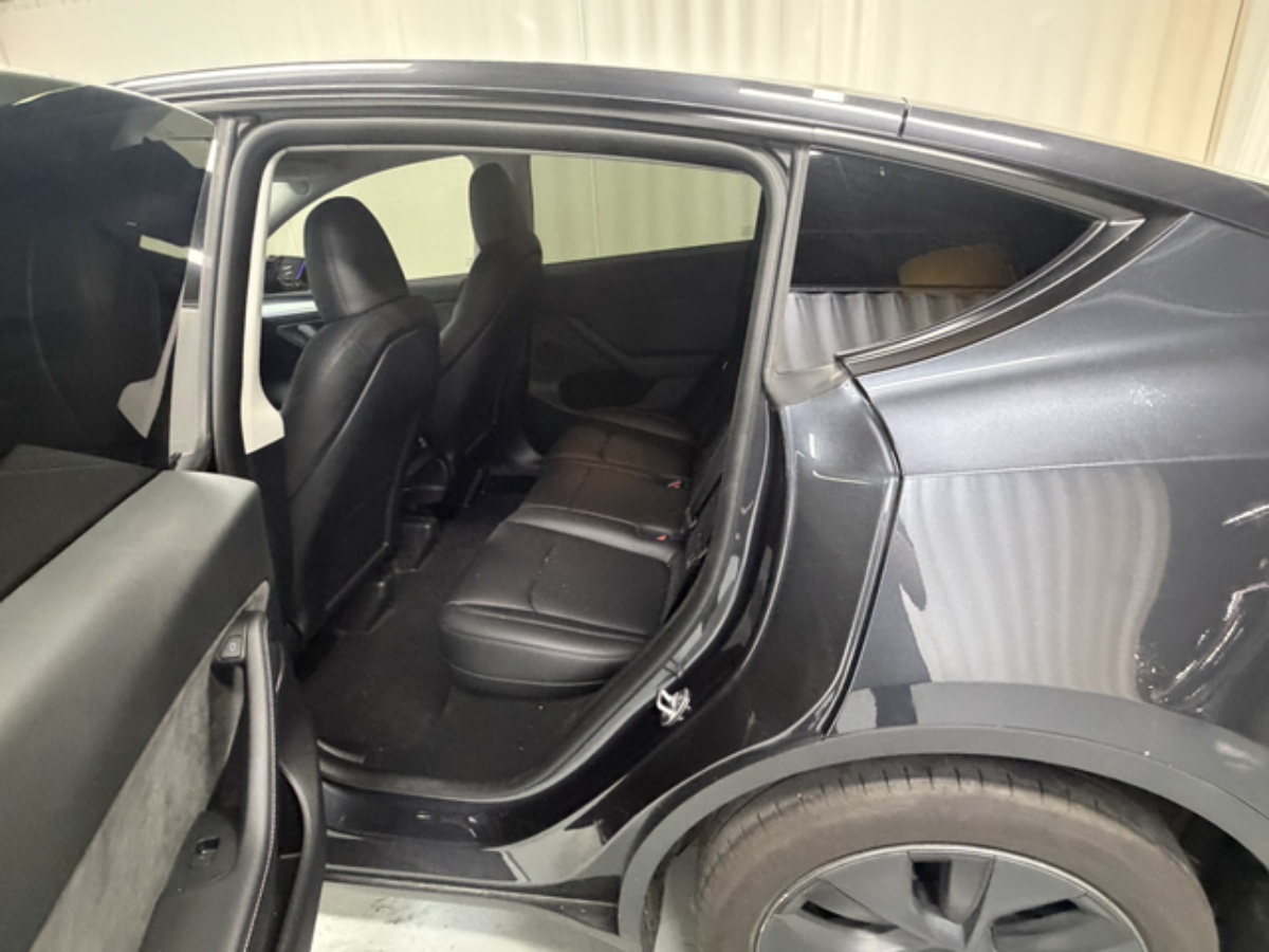 Tesla Model Y 2024 car image #8