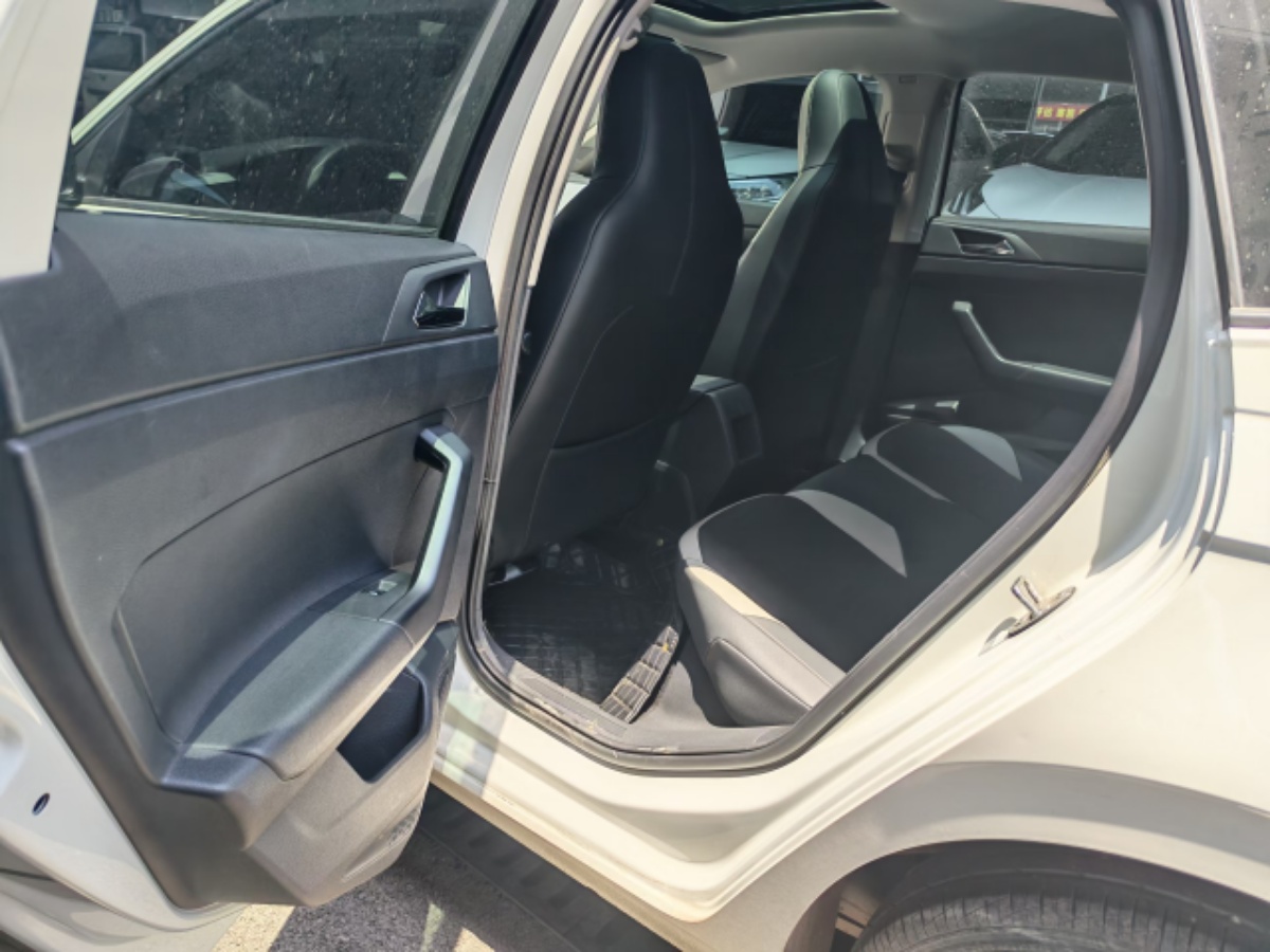 Volkswagen Polo 2021 car image #5