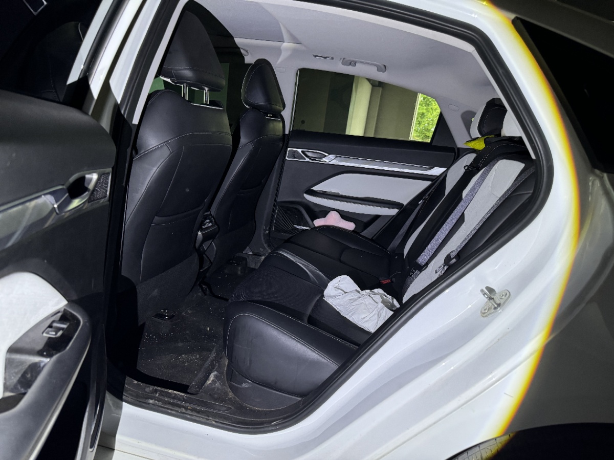 GEELY Emgrand L 2022 car image #3