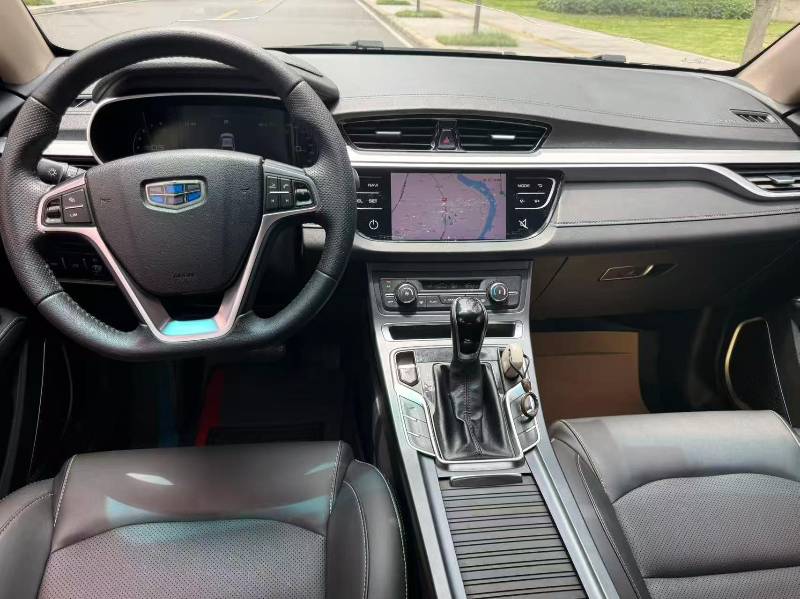GEELY Emgrand 2018 car image #3