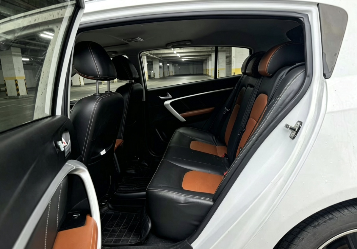GEELY Emgrand 2016 #7 GEELY Emgrand 2016 car image #7