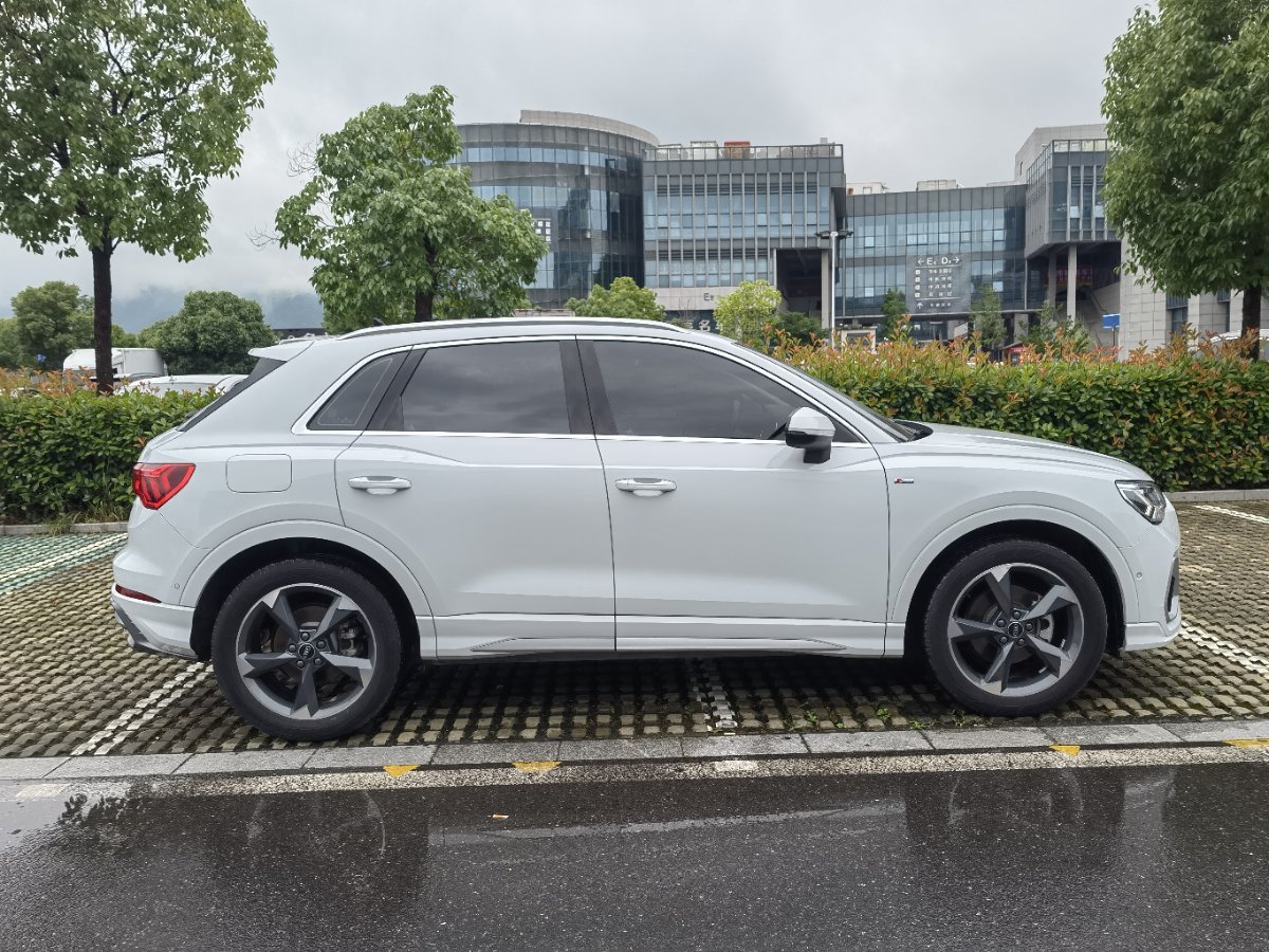 Audi Q3 2023 #6 Audi Q3 2023 car image #6