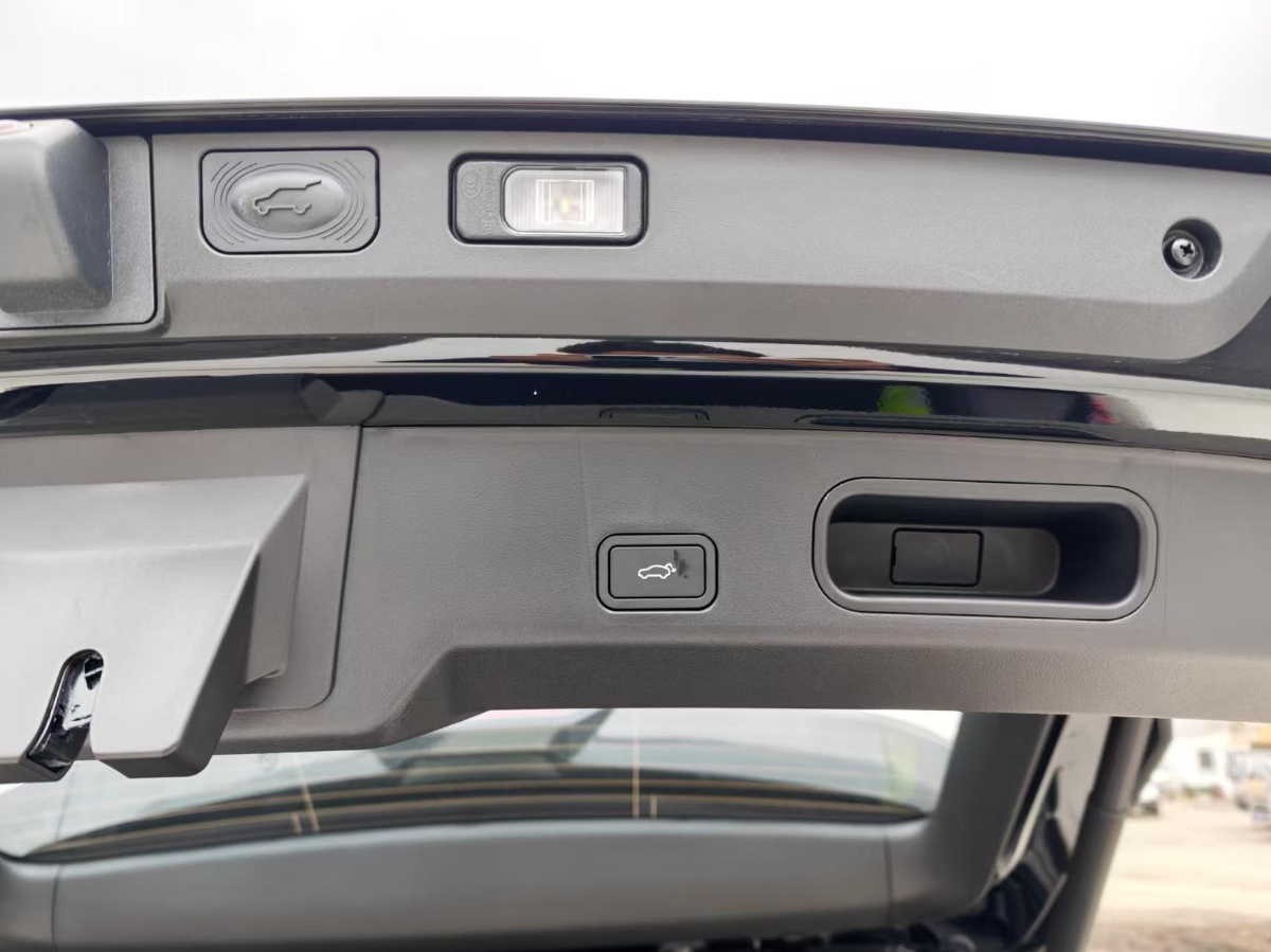 GEELY Boyue L 2026 car image #11