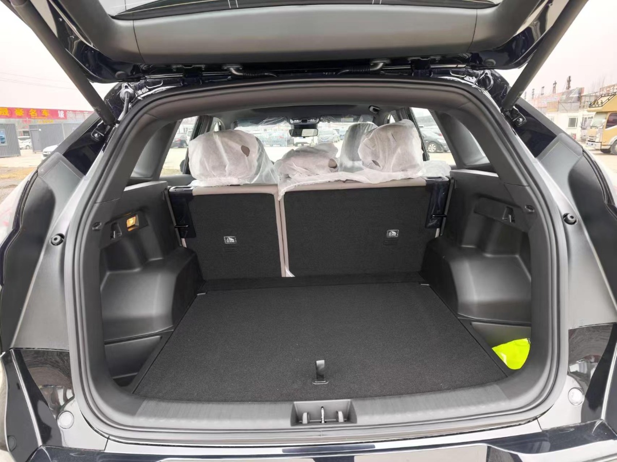 GEELY Boyue L 2026 car image #10