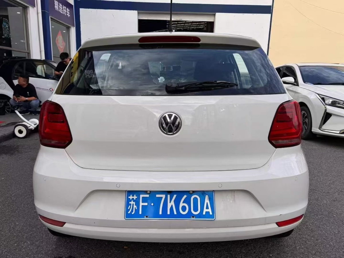 Volkswagen Polo 2016 car image #8