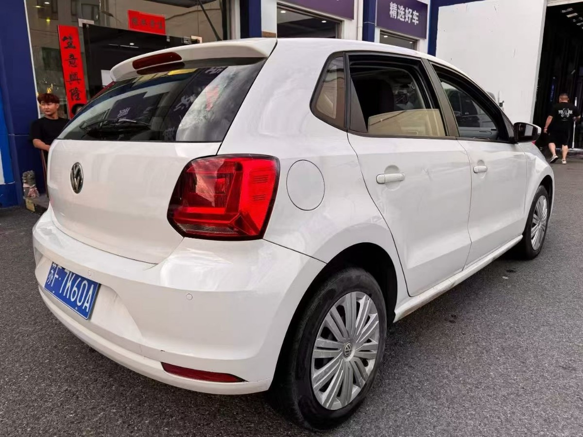 Volkswagen Polo 2016 car image #7