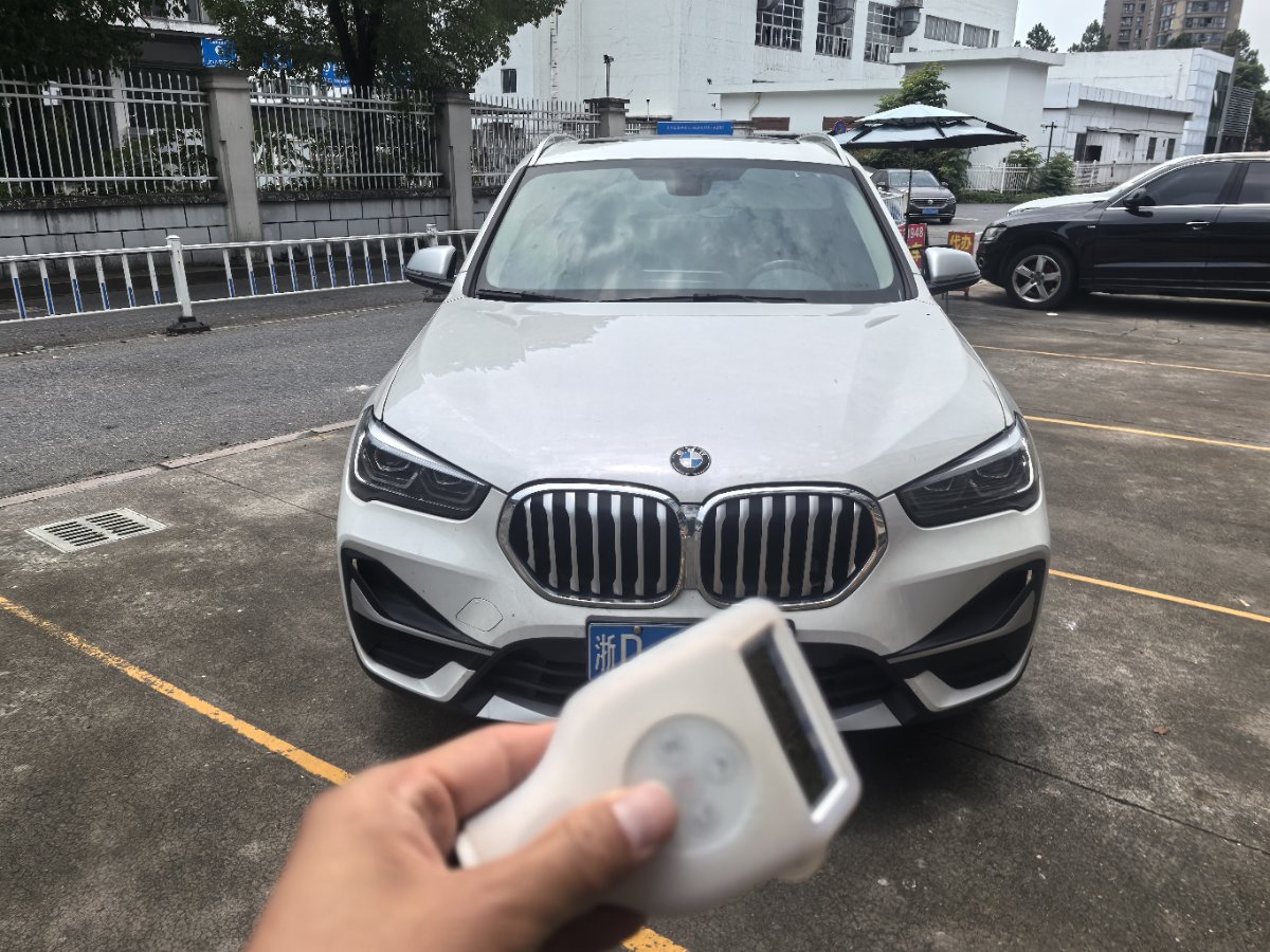 BMW X1 2022 car image 