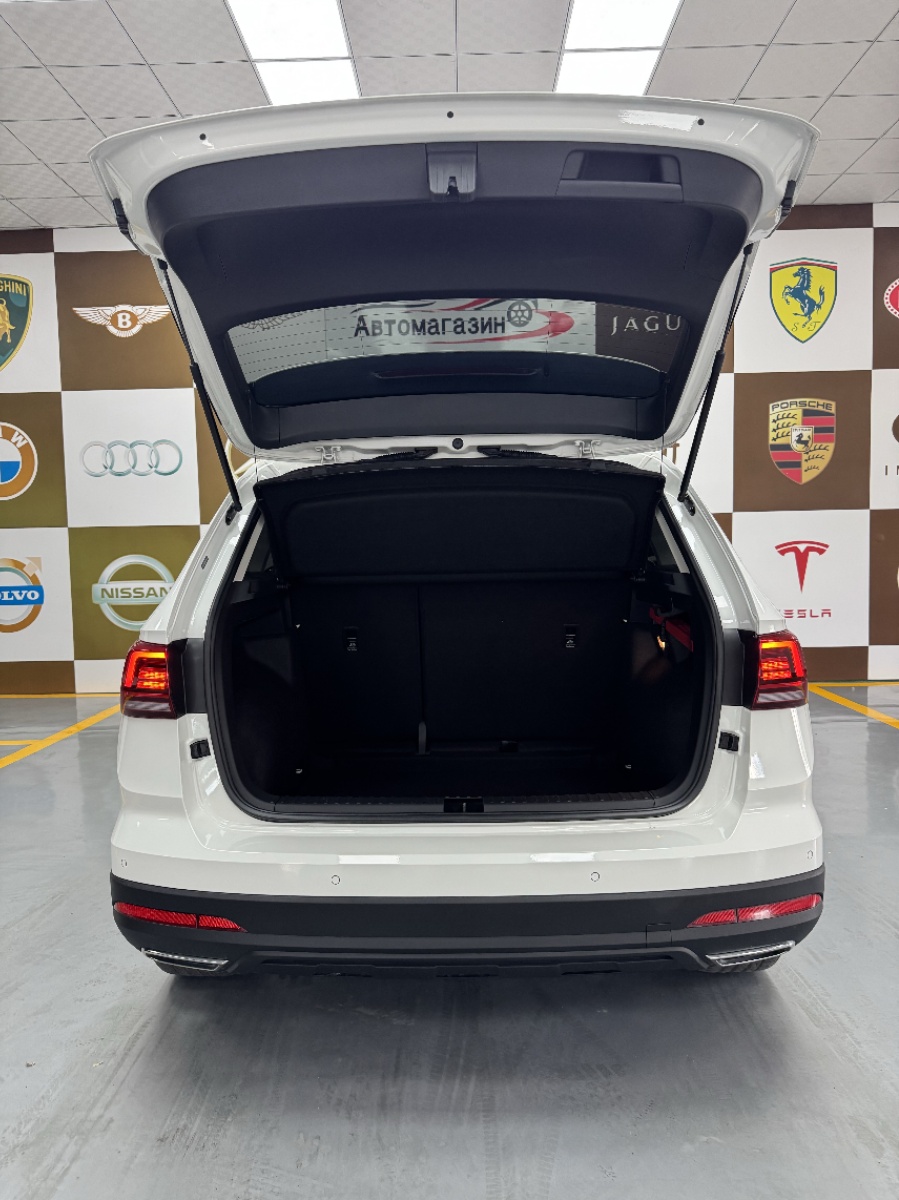 Volkswagen Tharu 2022 car image #17