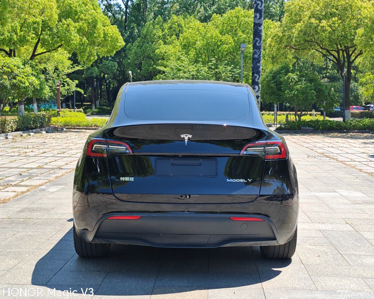 Tesla Model Y 2022 #7 Tesla Model Y 2022 car image #7
