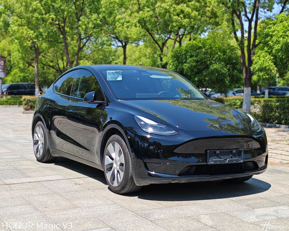 Tesla Model Y 2022 #2 Tesla Model Y 2022 car image #2