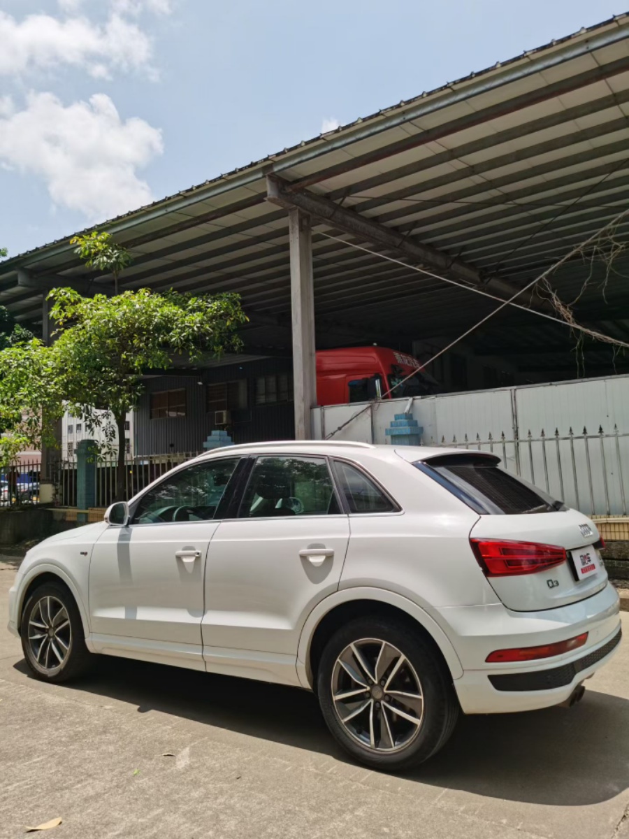 Audi Q3 2019 car image #4