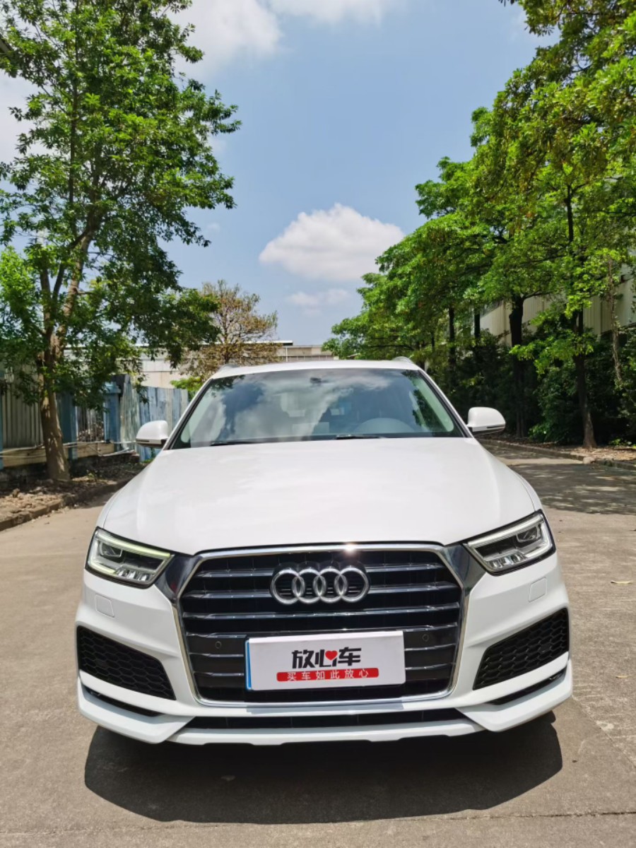 Audi Q3 2019 car image #2