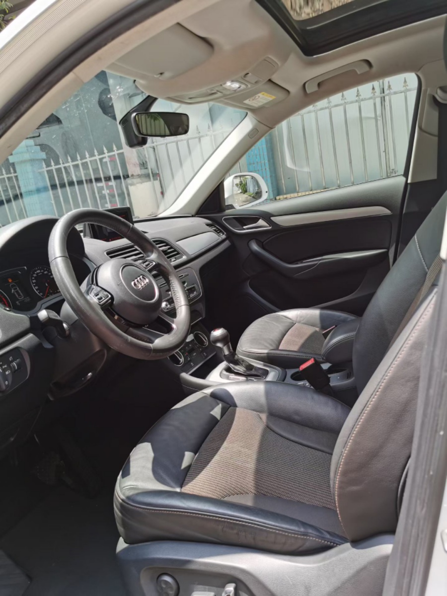 Audi Q3 2019 car image #7