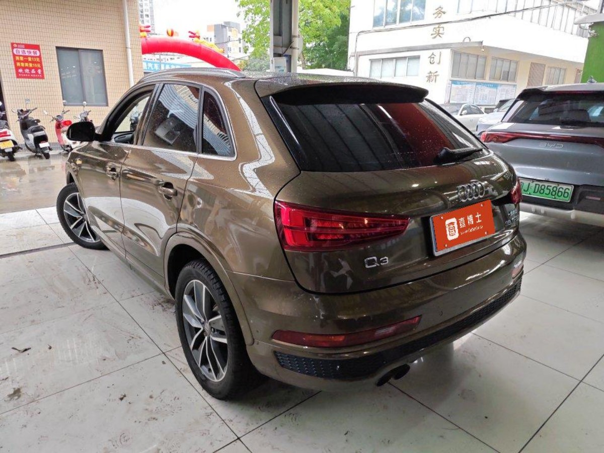 Audi Q3 2018 car image #4