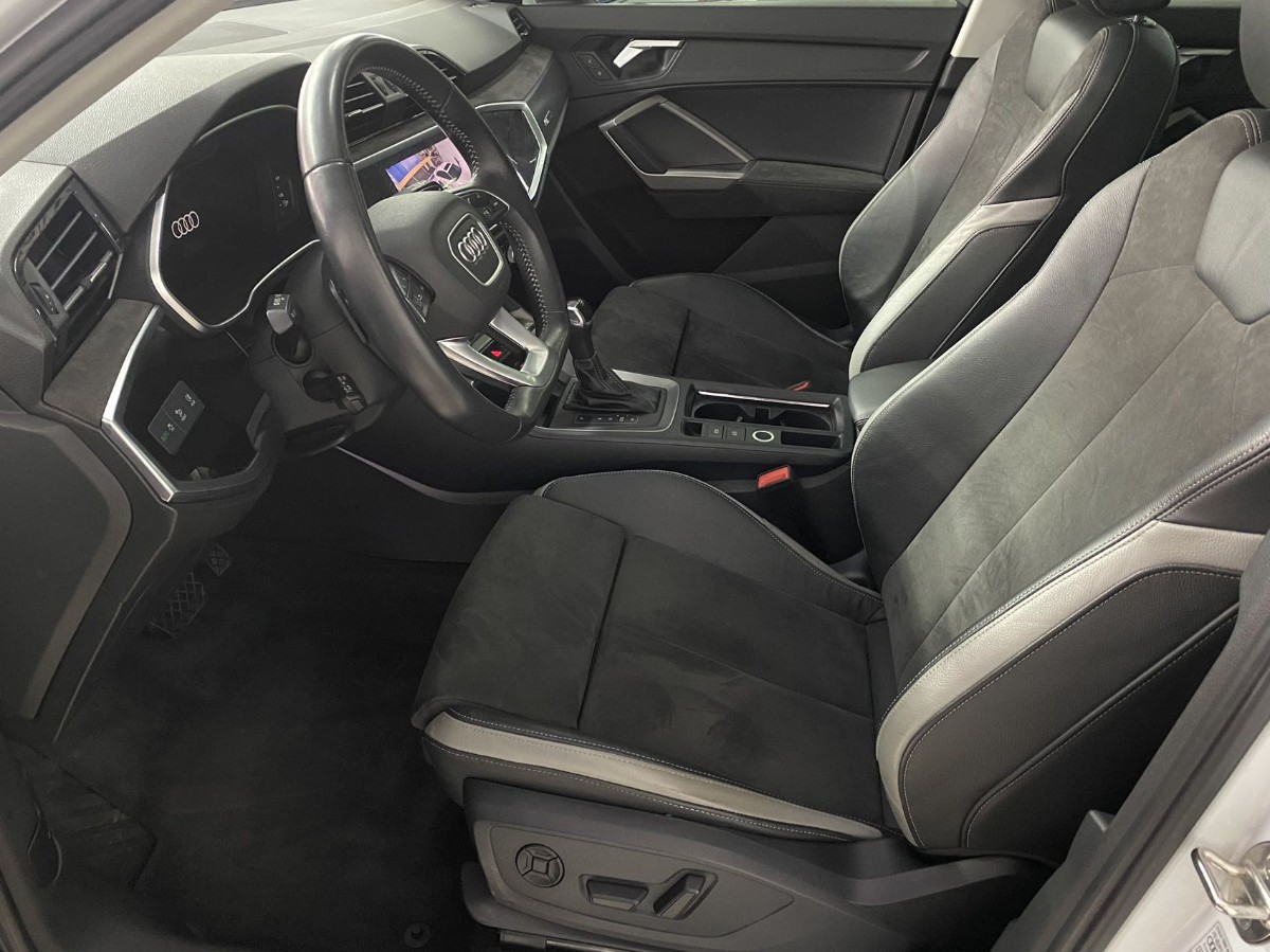 Audi Q3 2022 car image #8