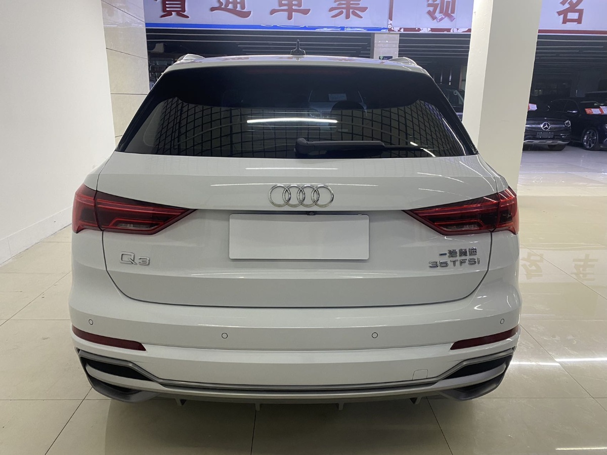 Audi Q3 2022 car image #6
