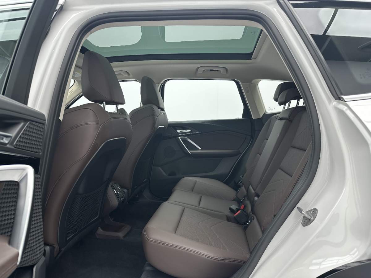 BMW X1 2023 car image #6