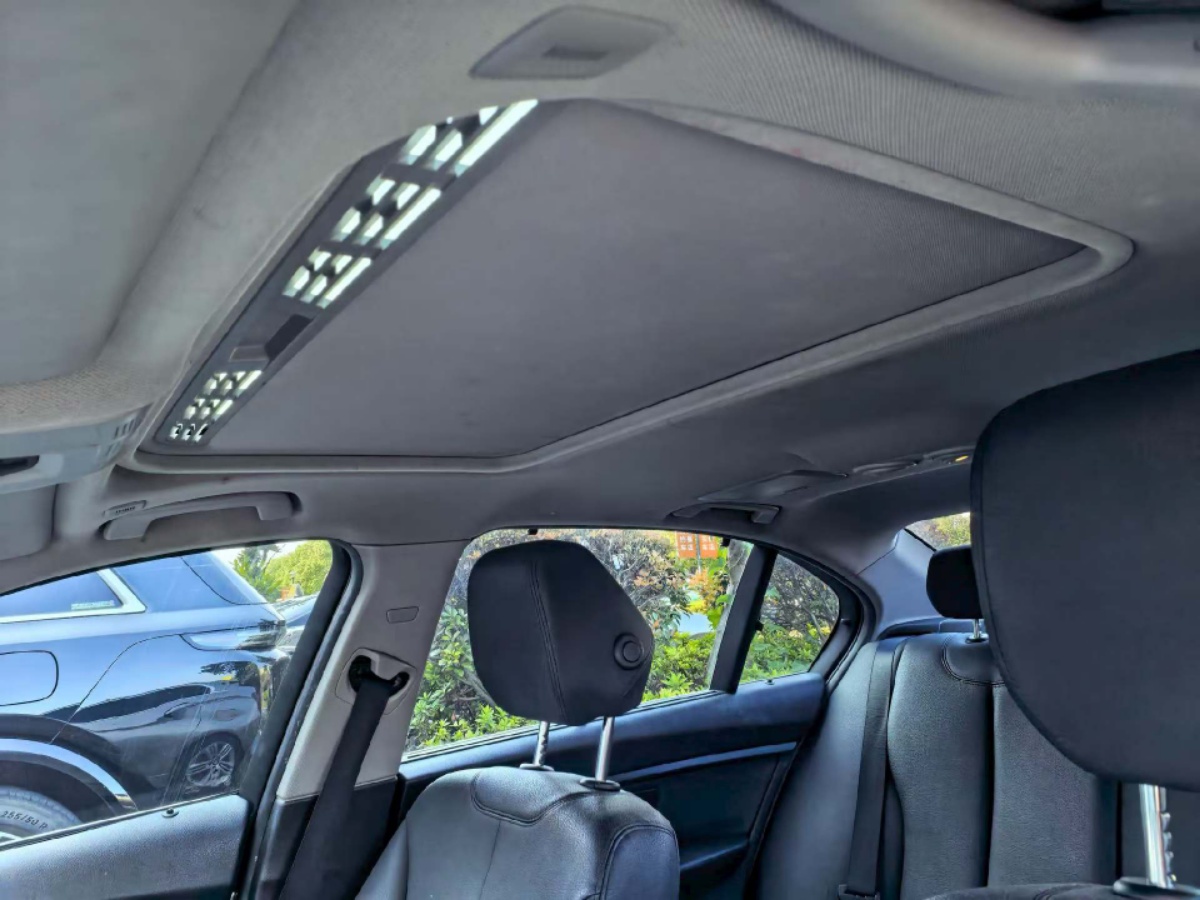 BMW 3 Series 2016 car image #9