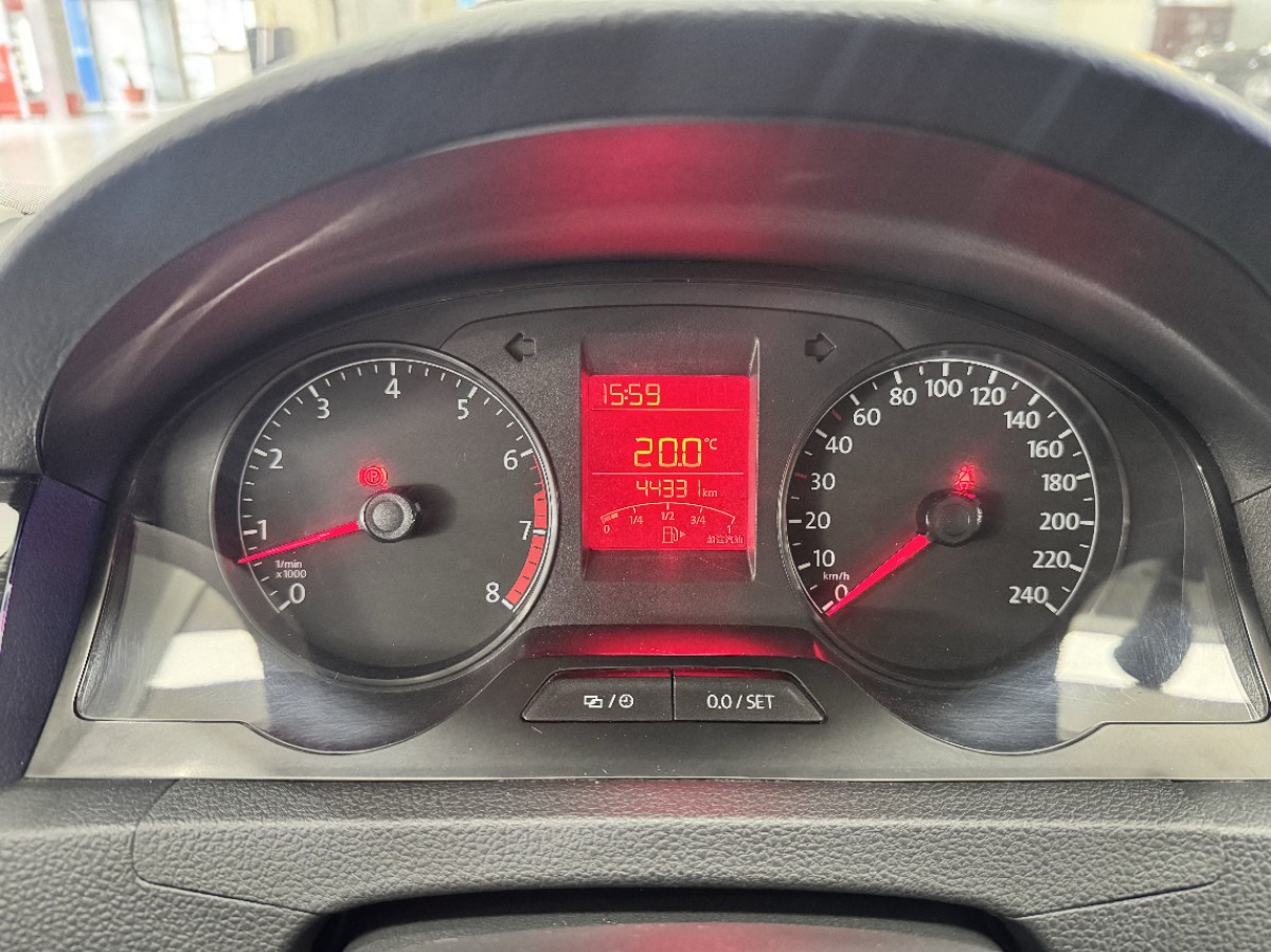 Volkswagen Santana 2018 car image #5