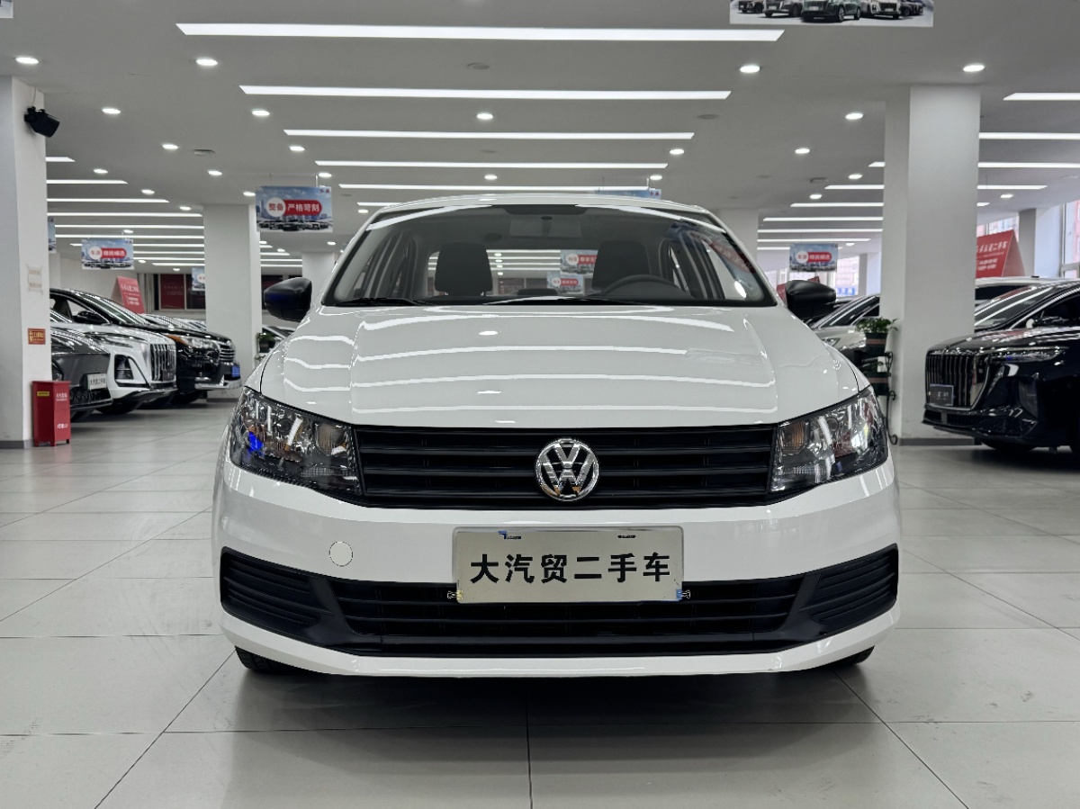 Volkswagen Santana 2018 car image #2