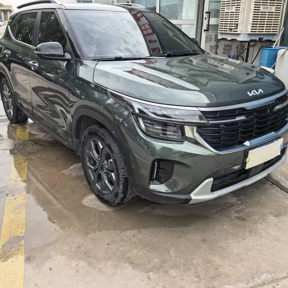 Kia Seltos 2023 car image #12