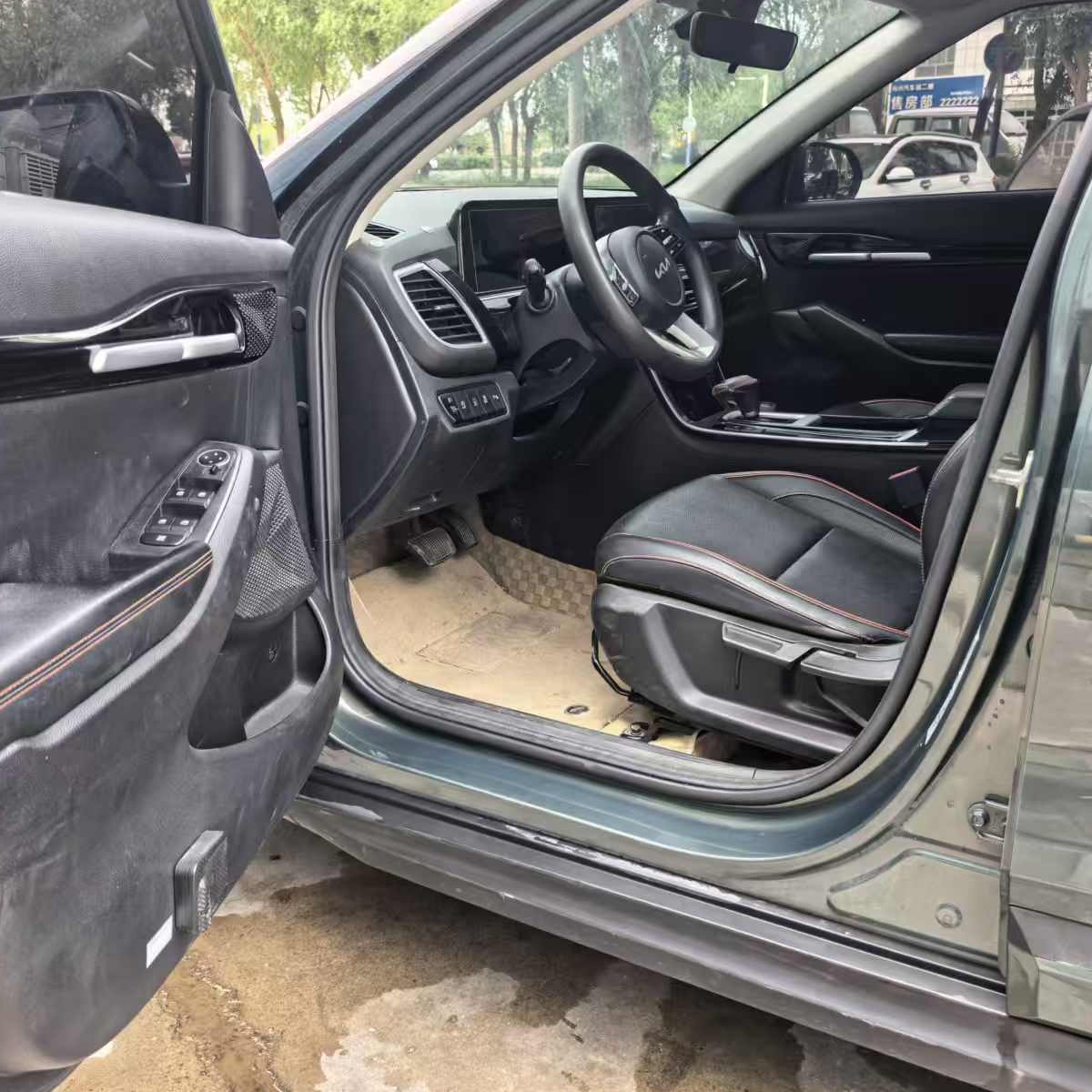 Kia Seltos 2023 car image #10