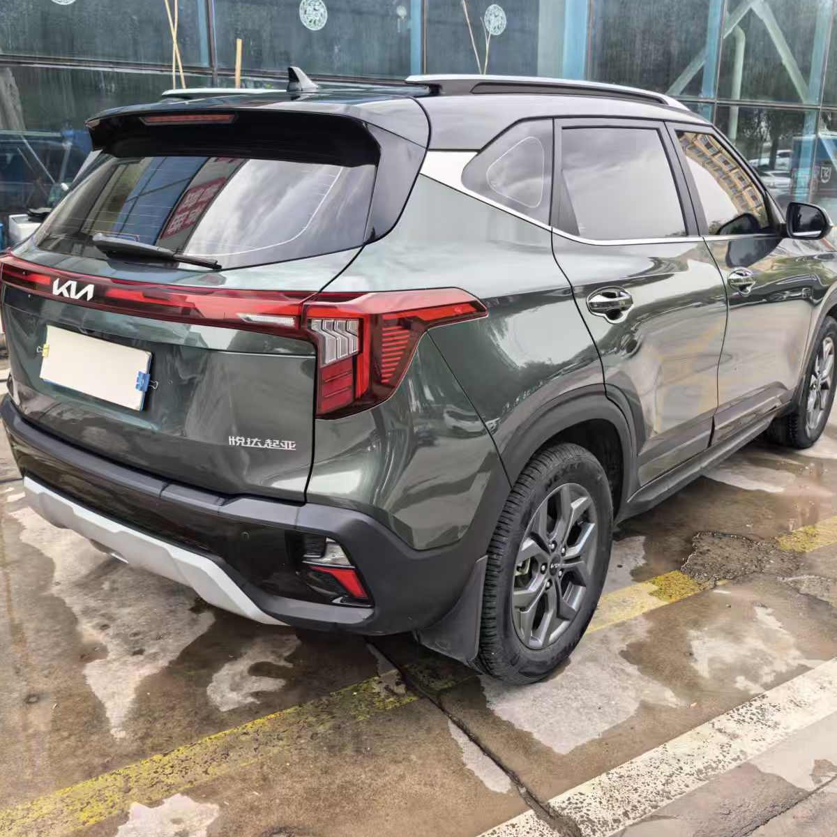 Kia Seltos 2023 car image #7