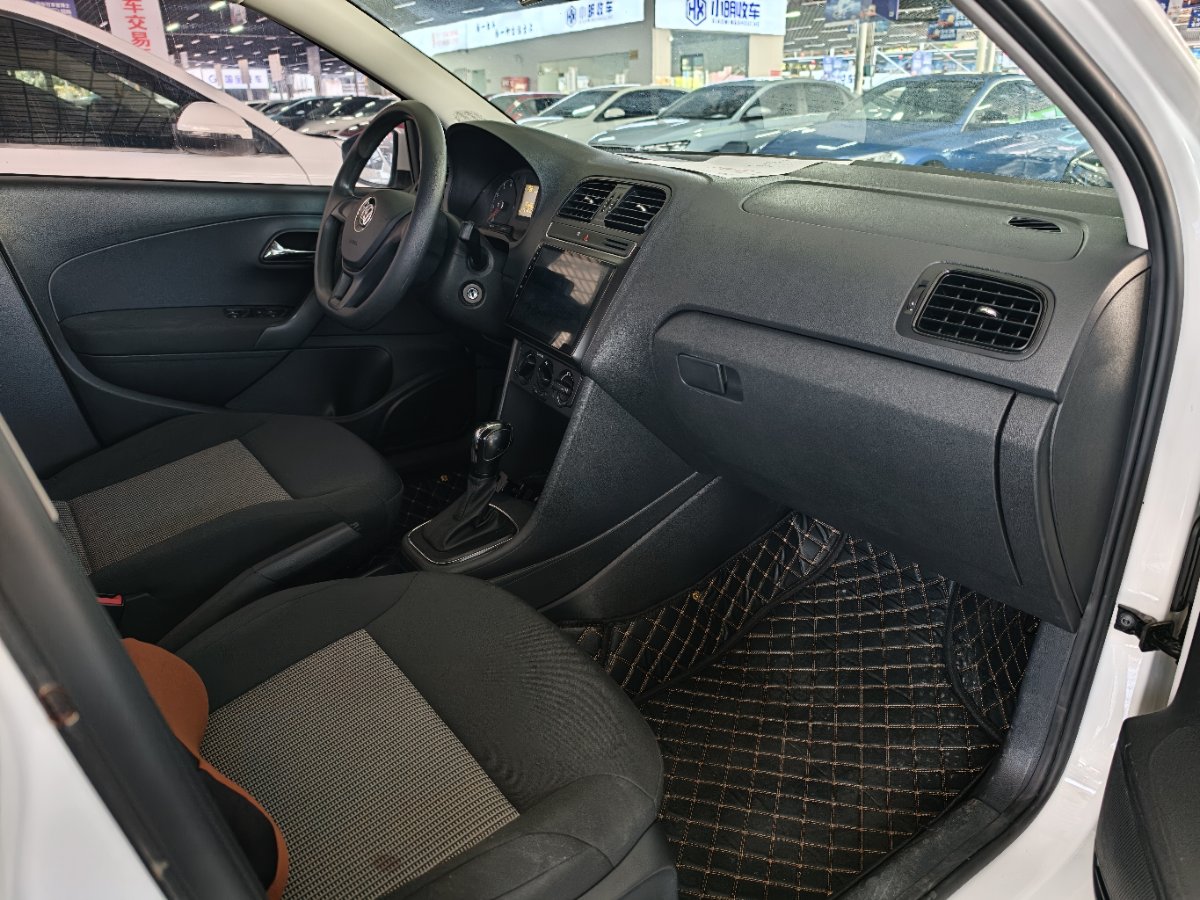Volkswagen Polo 2018 car image #4