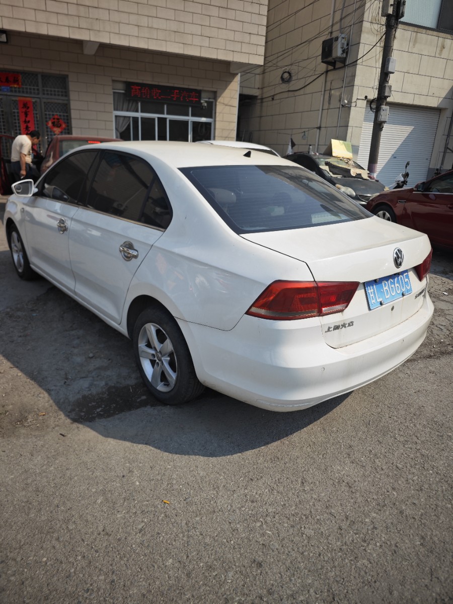 Volkswagen Santana 2015 car image #3