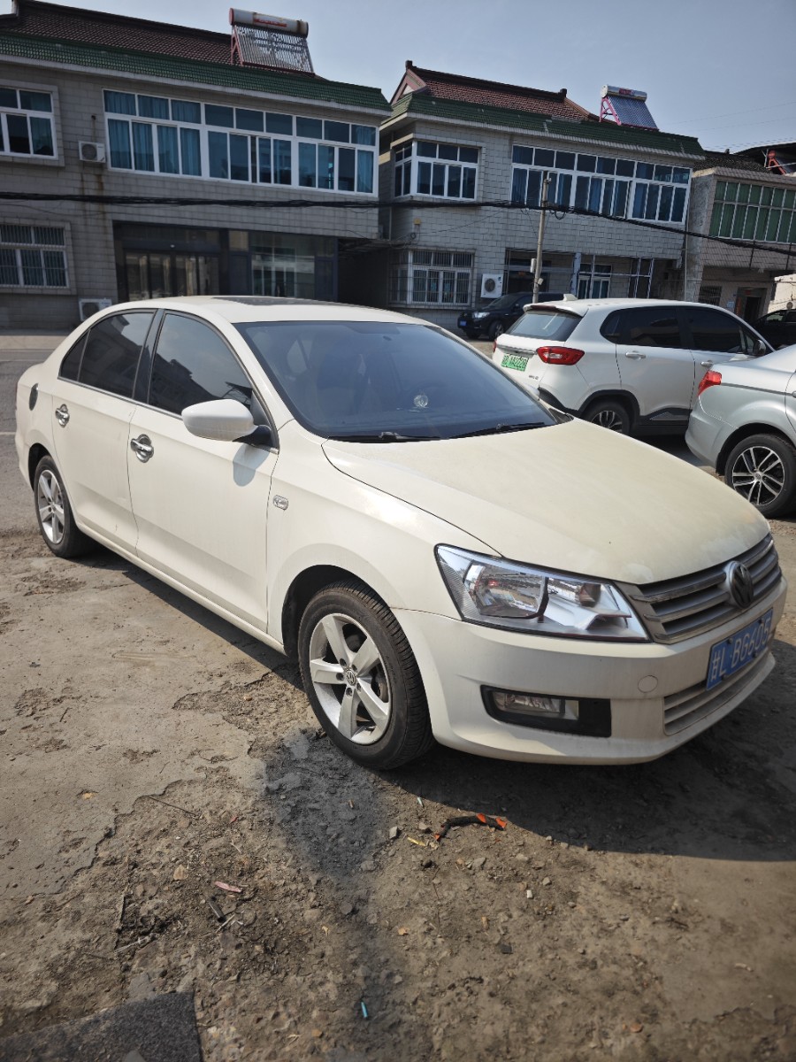 Volkswagen Santana 2015 car image #2