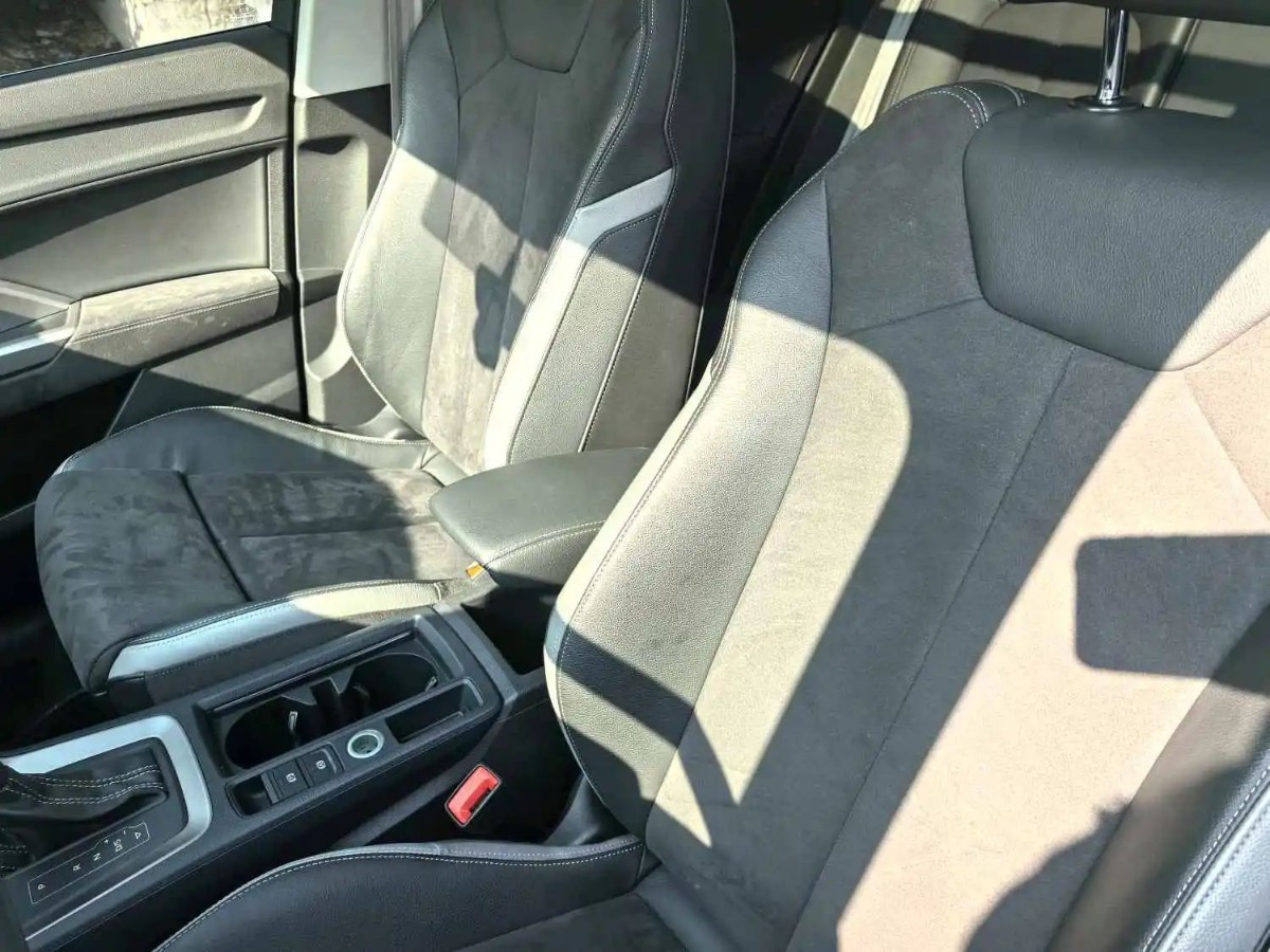 Audi Q3 2023 car image #4