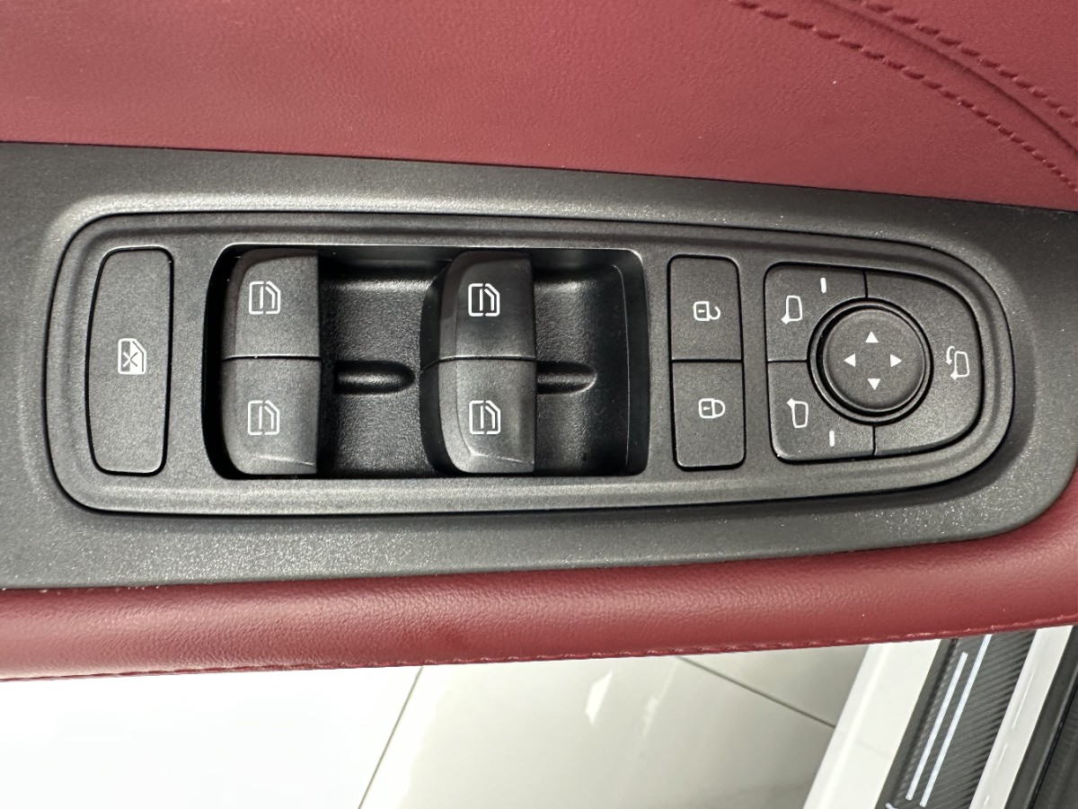 Jetour X70 PLUS 2023 #12 Jetour X70 PLUS 2023 car image #12
