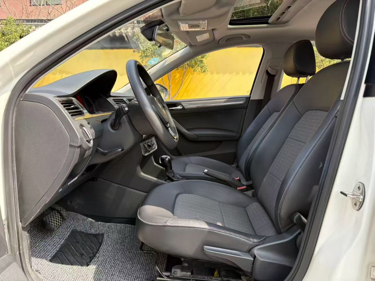 Volkswagen Santana 2017 car image #4